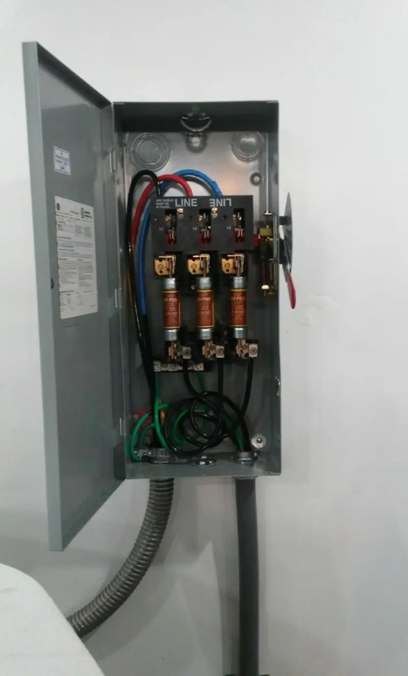 Three-phase disconnect switch installed for Smoke Detector Installation in Port Huron